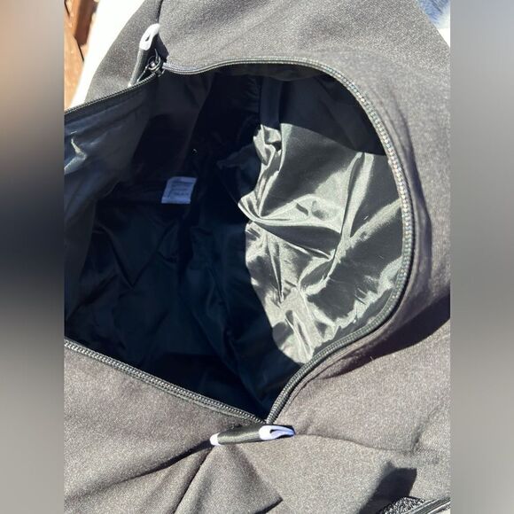 NWT Victoria Secret Duffle Bag - Picture 5 of 7